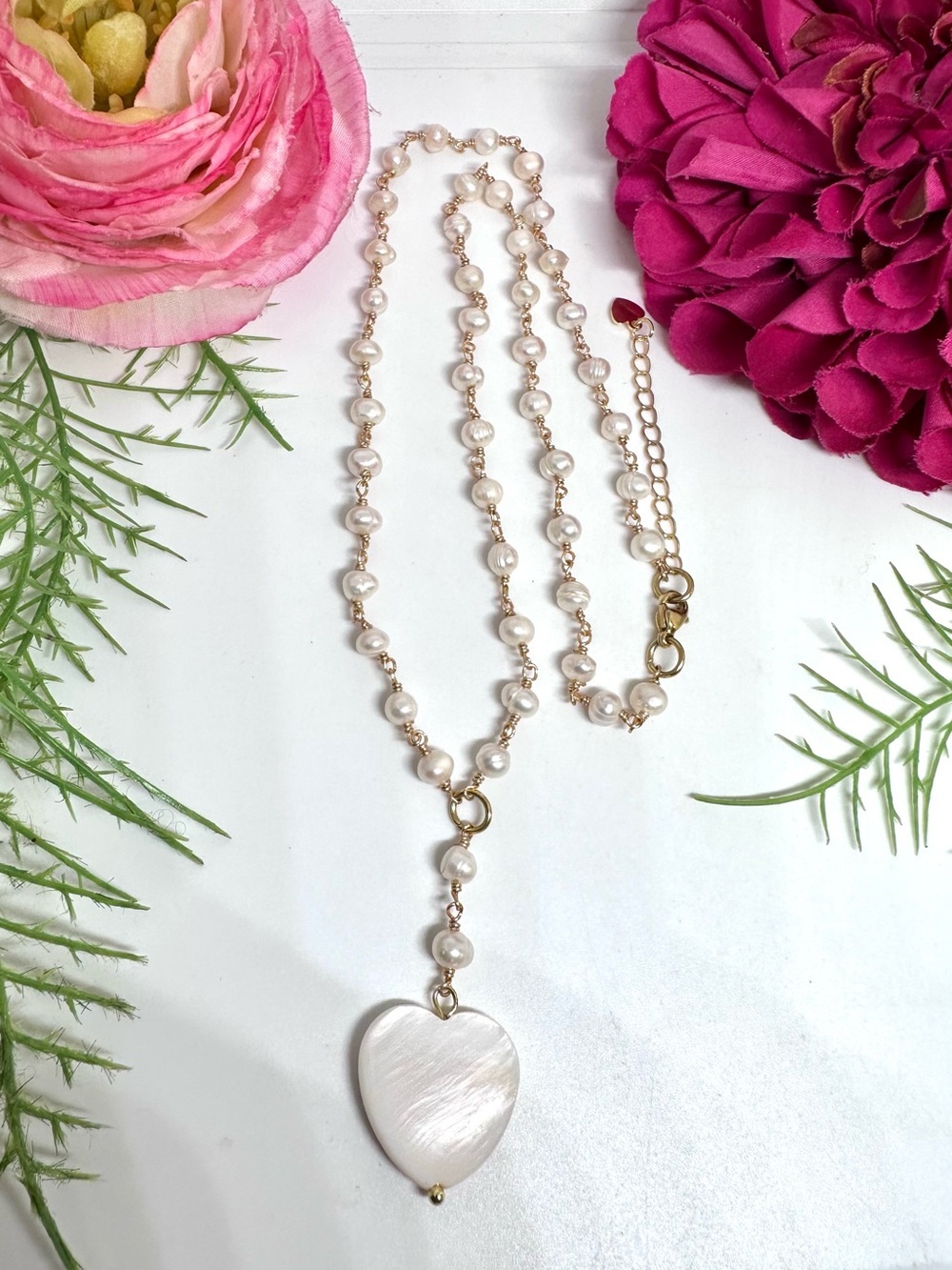 NEW⚜️Freshwater Pearl Beaded Shell Heart Charm Necklace - Picture 4 of 9